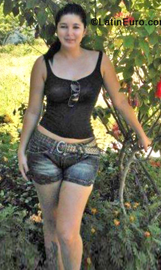 Date this foxy Brazil girl Dineuza from Belo Horizonte BR8150