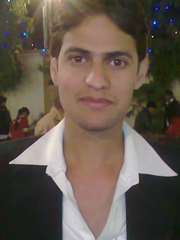 Date this lovely India man Singh from Sheopur IN245