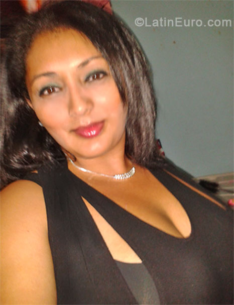Date this georgeous Honduras girl Ana Lucia from Cortes HN894