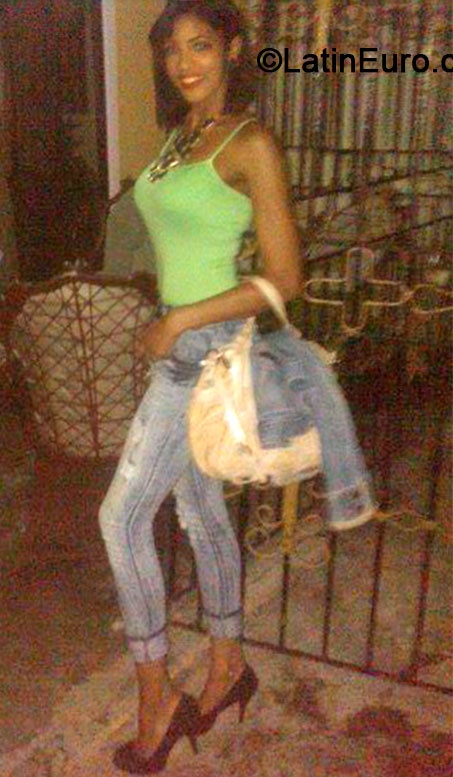 Date this good-looking Dominican Republic girl Norisal from Santo Domingo DO25353