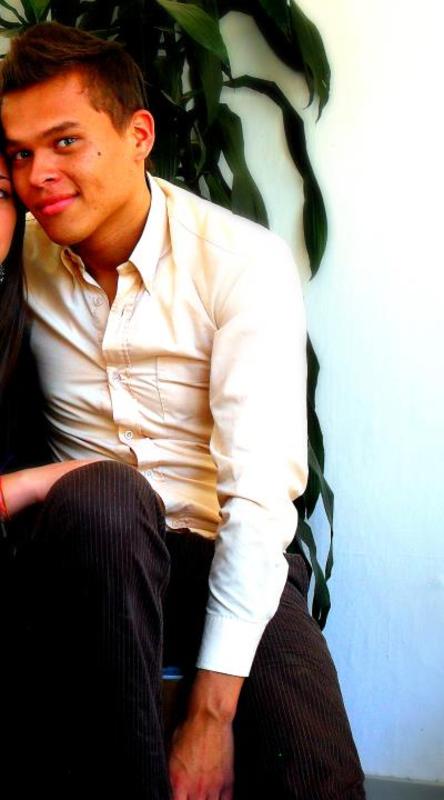Date this nice looking Colombia man Sanin from Antioquia CO14534
