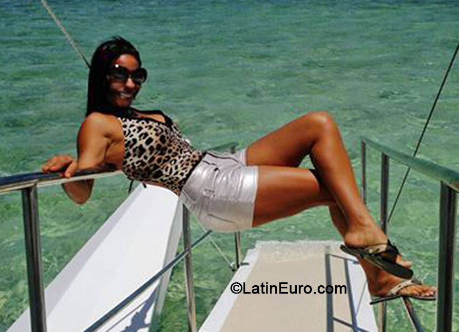 Date this young Brazil girl Geni from Rio De Janeiro BR8293