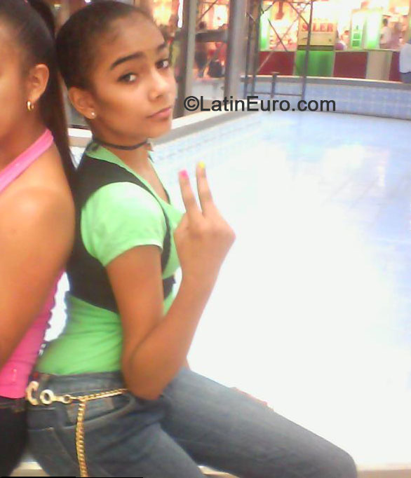 Date this good-looking Dominican Republic girl Pamela from Santiago DO17932