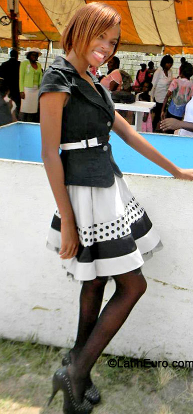 Date this georgeous Jamaica girl Venice from Kingston JM1446
