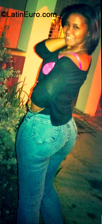 Date this pretty Dominican Republic girl Greily from santo domingo DO17973