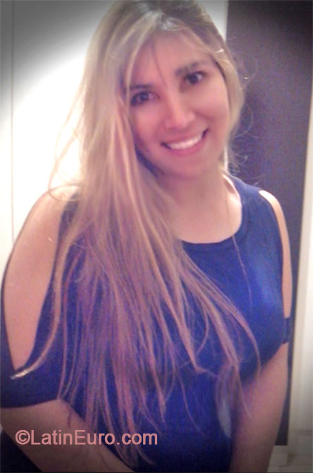 Date this fun Brazil girl Elizangela from Curitiba BR8362