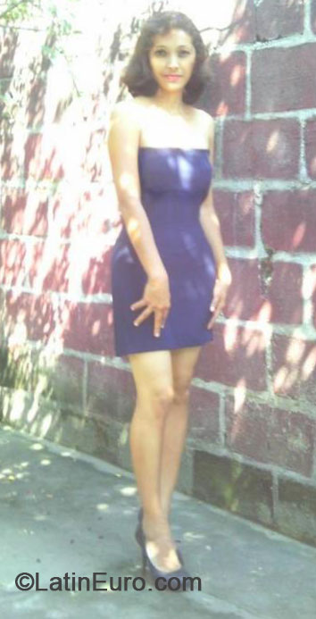 Date this foxy Honduras girl Larissa from San Pedro Sula HN912