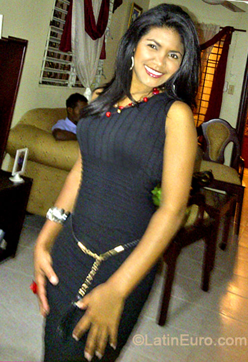 Date this athletic Dominican Republic girl Alba from Santo Domingo DO18109