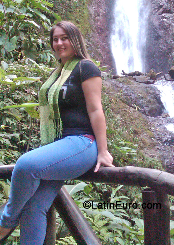 Date this fun Venezuela girl Brillie from Barinas VE126
