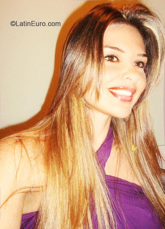 Date this nice looking Brazil girl Michele from Sao Paulo BR8415