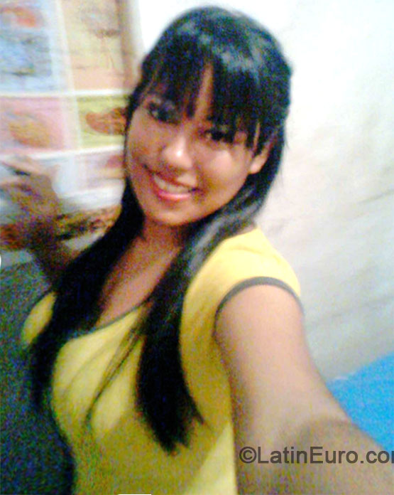 Date this beautiful Venezuela girl Yuleysi from carab obo VE128