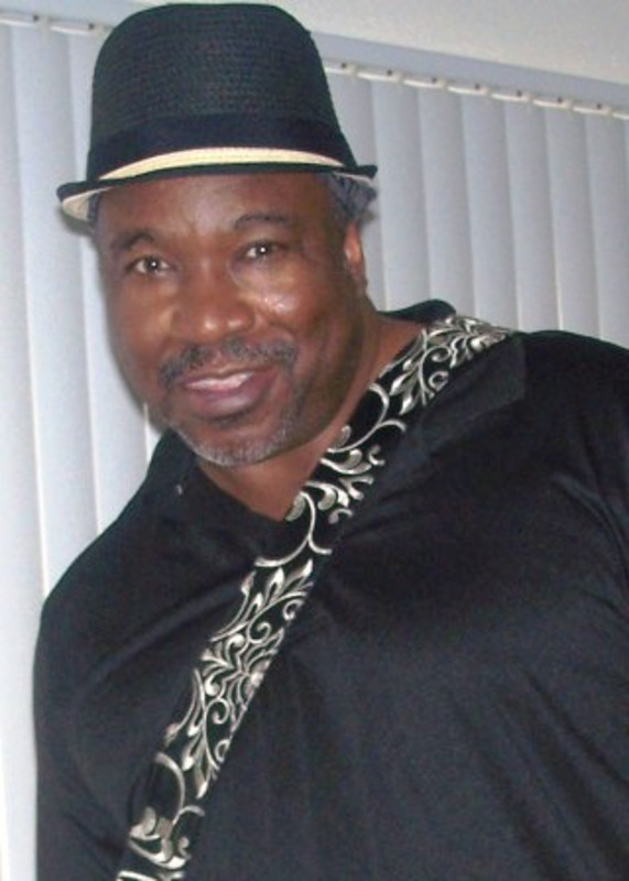 Date this voluptuous United States man Sugarzey from Los Angeles US14792