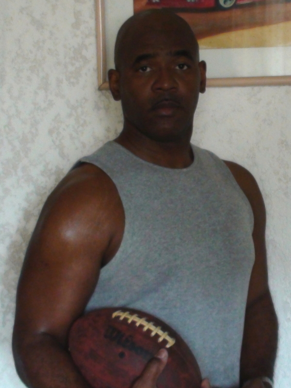 Date this athletic Bahamas man Dwayne from Nassau BS52