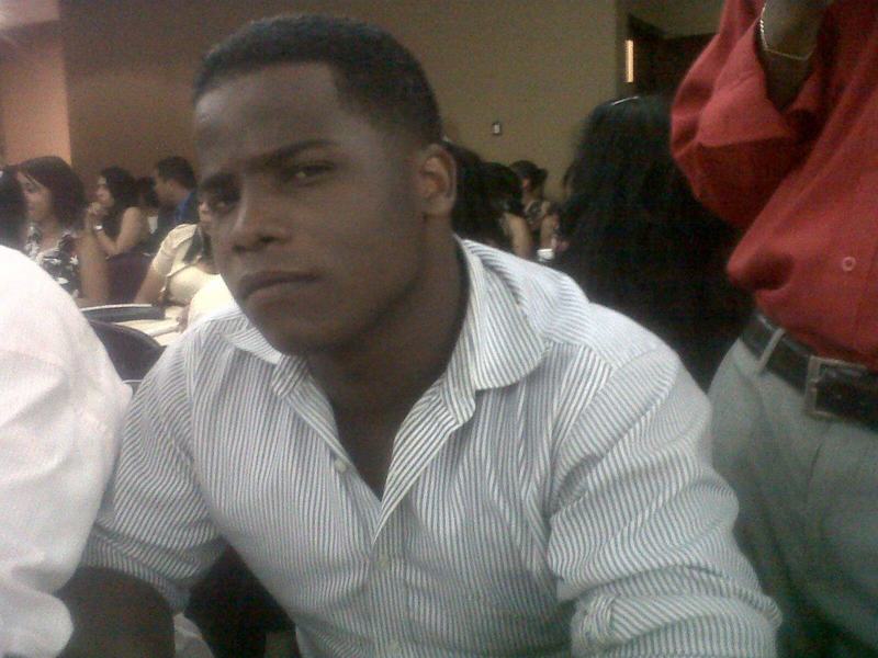 Date this happy Dominican Republic man Carlos canario from Santo Domingo DO18340