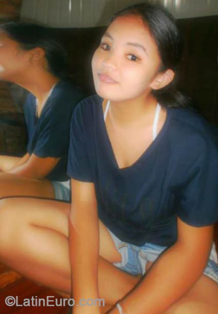 Date this hot Philippines girl Rovinia from San Jose City PH609