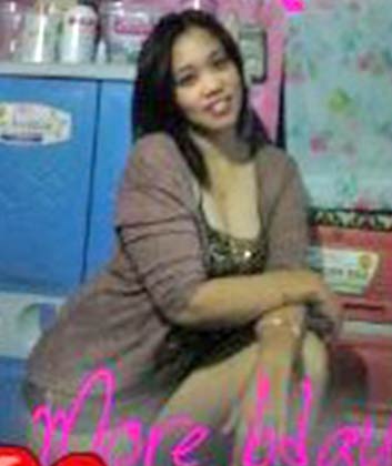 Date this sultry Philippines girl Diana from Manila PH610