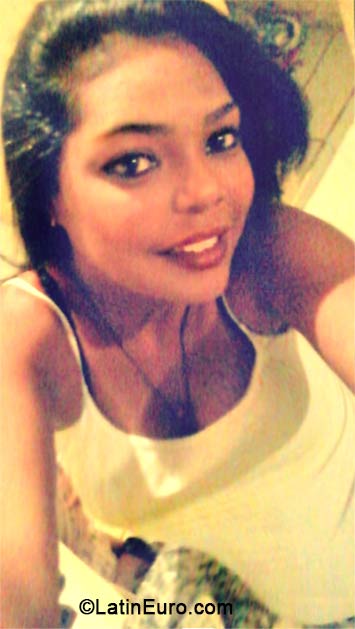 Date this charming Brazil girl Rosana from Rio De Janeiro BR8569