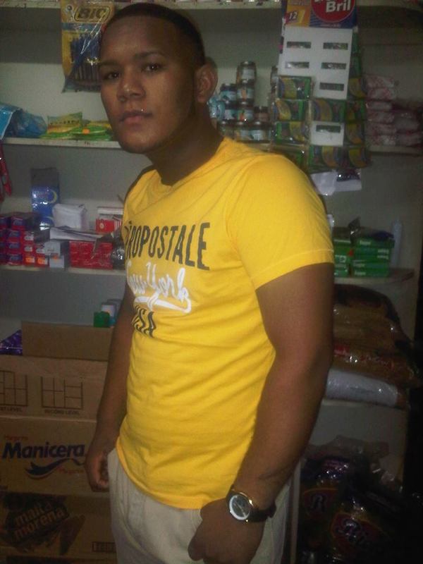 Date this tall Dominican Republic man Victor gomez from Santiago DO18442