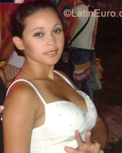 Date this hard body Brazil girl Liviea from Maceio BR8676