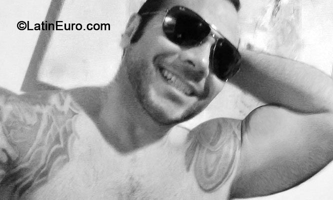 Date this passionate Brazil man Igor from Sao Paulo BR8680