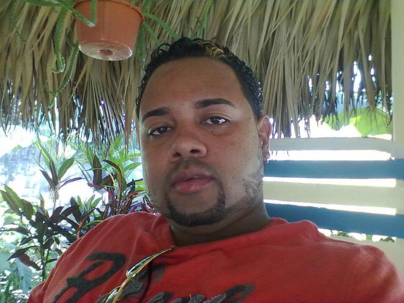Date this nice looking Dominican Republic man Alexander from Santodomingo DO18588
