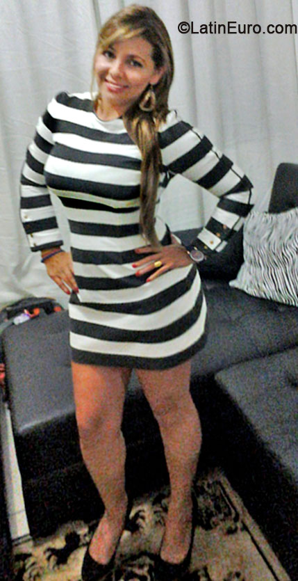 Date this lovely Panama girl Carolina from Panama PA408