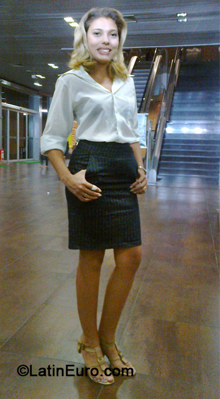 Date this gorgeous Brazil girl Milene86 from Belem BR9317