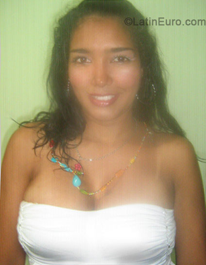 Date this exotic Colombia girl Kris from Barranquilla CO15053