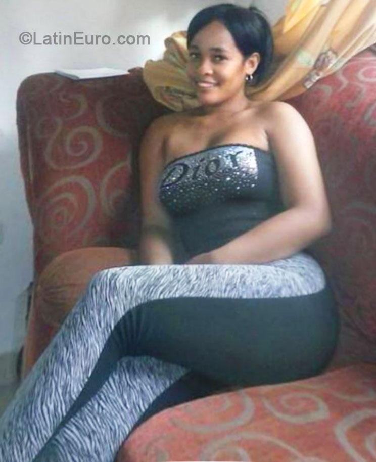 Date this athletic Colombia girl Karolina castil from Cali CO15098