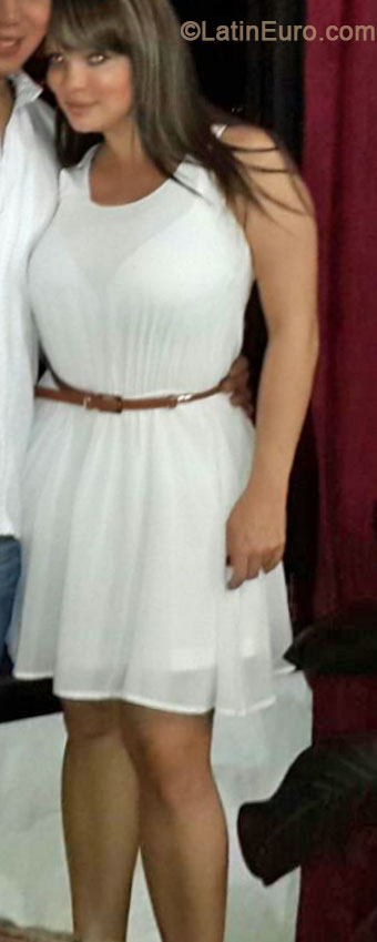Date this voluptuous Colombia girl Diana carolina from Cali CO15149