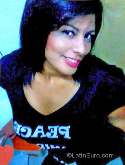 Date this georgeous Brazil girl Faby from Goiania BR8763