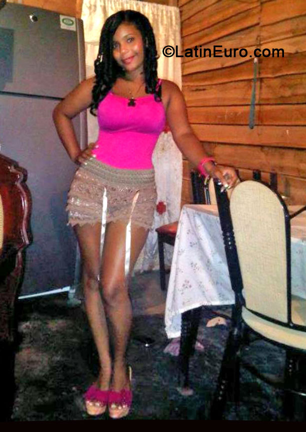 Date this fun Dominican Republic girl Dianelva from Bonao DO19206