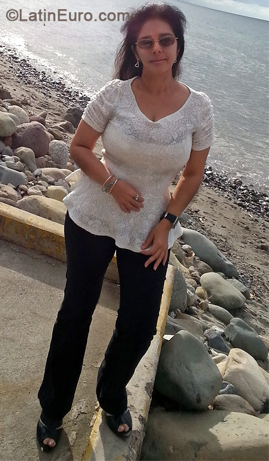 Date this lovely Honduras girl Idalia from Tegucigalpa HN980