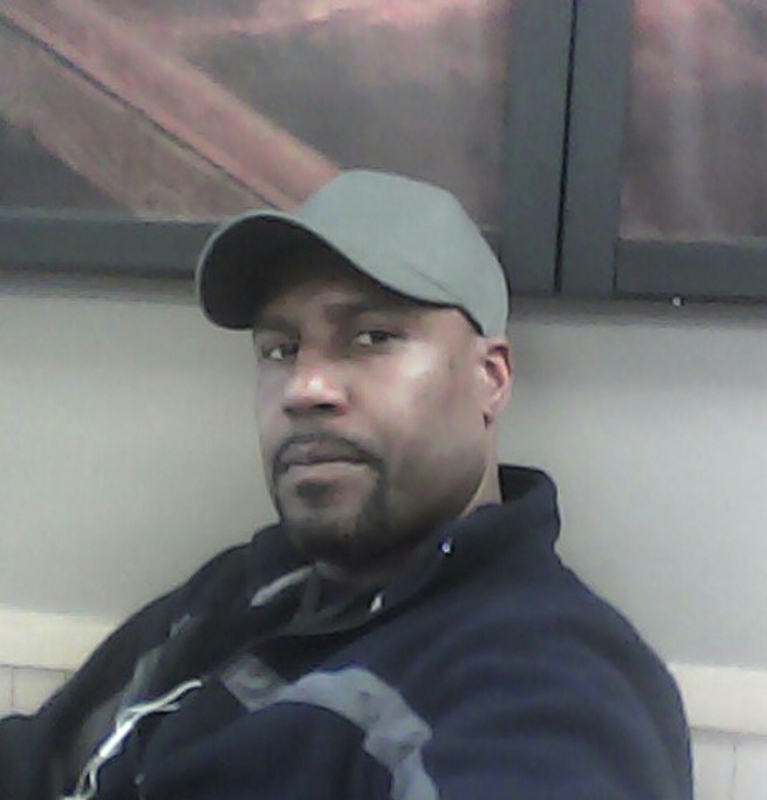 Date this funny United States man Kron from Boston US14994