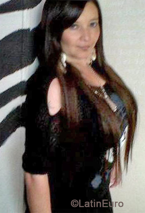 Date this young Colombia girl Lilian from Bogota CO15280