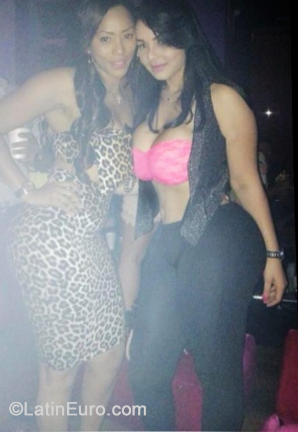 Date this hard body Dominican Republic girl Emilia arleni from Santo Domingo DO19171