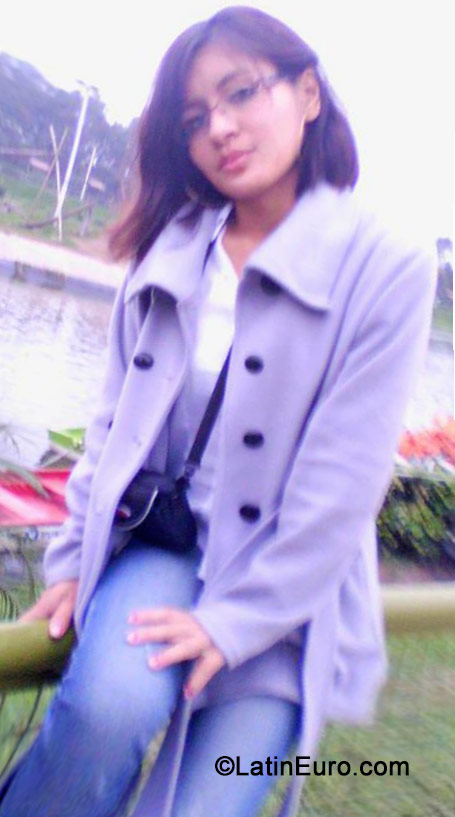 Date this attractive Peru girl Yoisi from Lima PE986