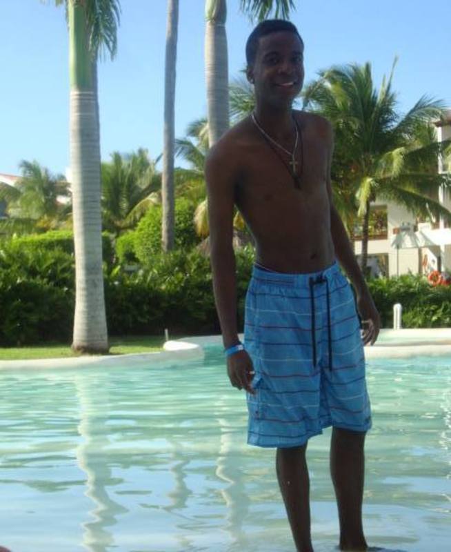 Date this hot Dominican Republic man Bladimir from La Romana DO19238