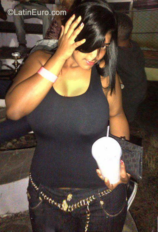 Date this foxy Dominican Republic girl Katherine from San Francisco DO19246