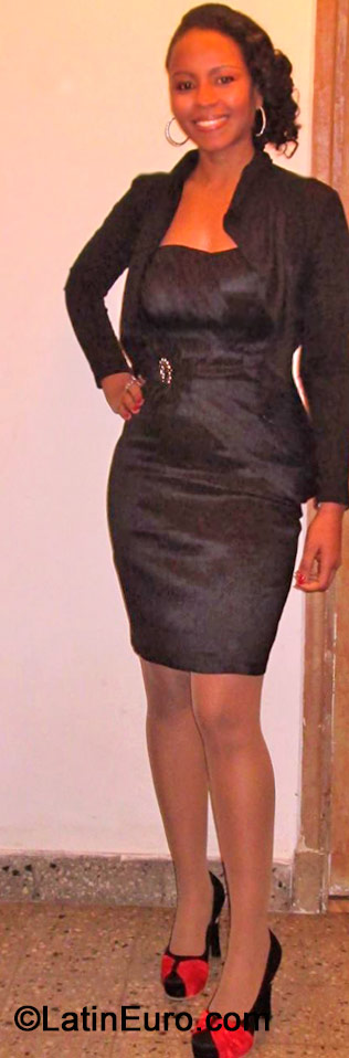 Date this hard body Argentina girl Nuevoamanecer76 from  CO15346