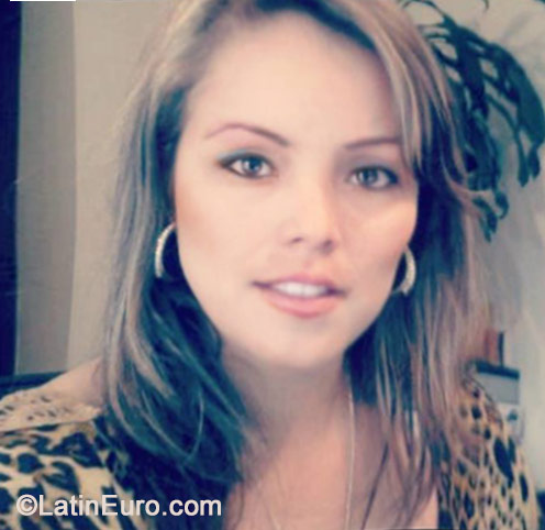 Date this sultry Colombia girl Daisy from Bogota CO15406