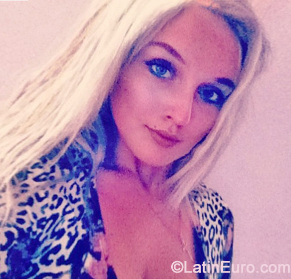 Date this young United Kingdom girl Inna from London GB757