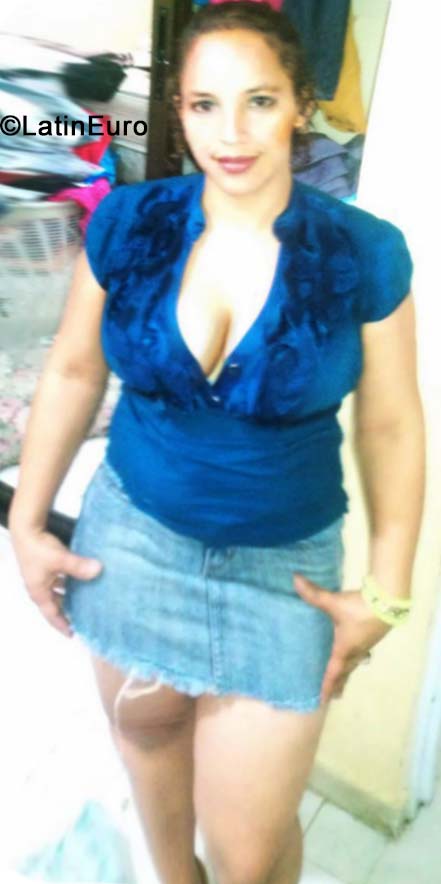 Date this good-looking Dominican Republic girl Anacristina from Santiago DO19494