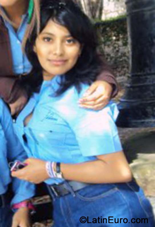 Date this tall Honduras girl Victoria from Tegucigalpa HN1116