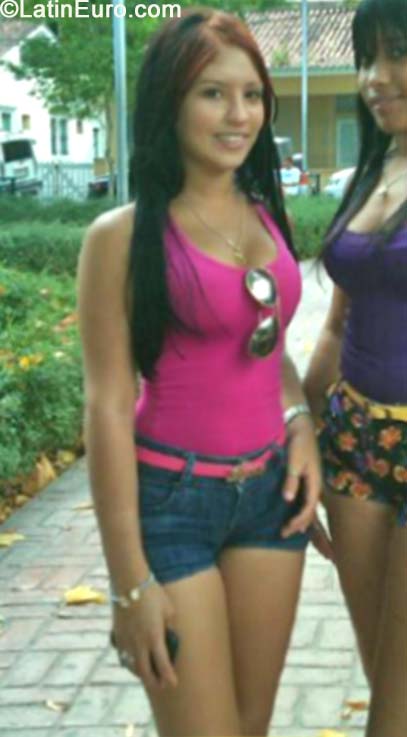 Date this pretty Dominican Republic girl Jatnna from Santo Domingo DO28471