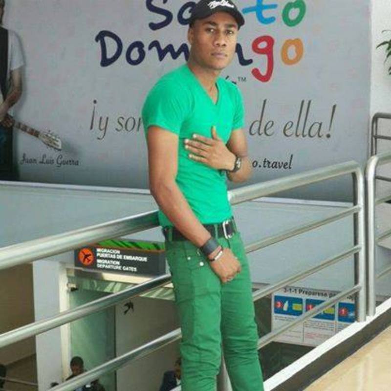 Date this tall Dominican Republic man Cajuste barthle from Santo Domingo DO19657