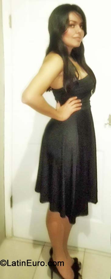 Date this attractive Honduras girl Vale from San Perdo Sula HN1139
