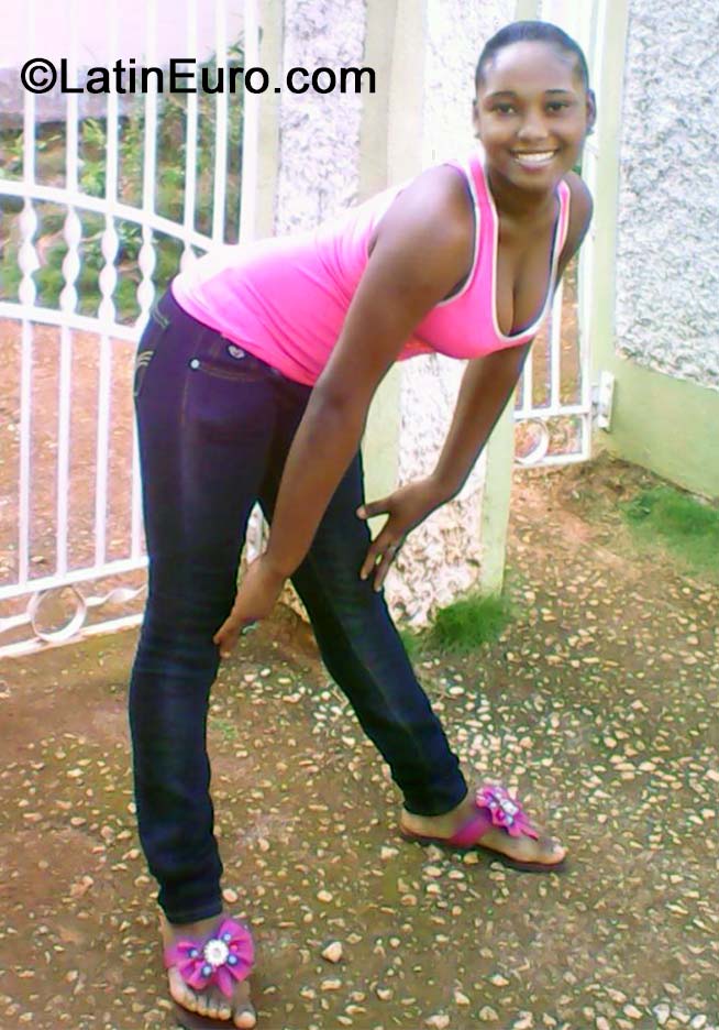 Date this cute Jamaica girl Dana from Kingston JM2503