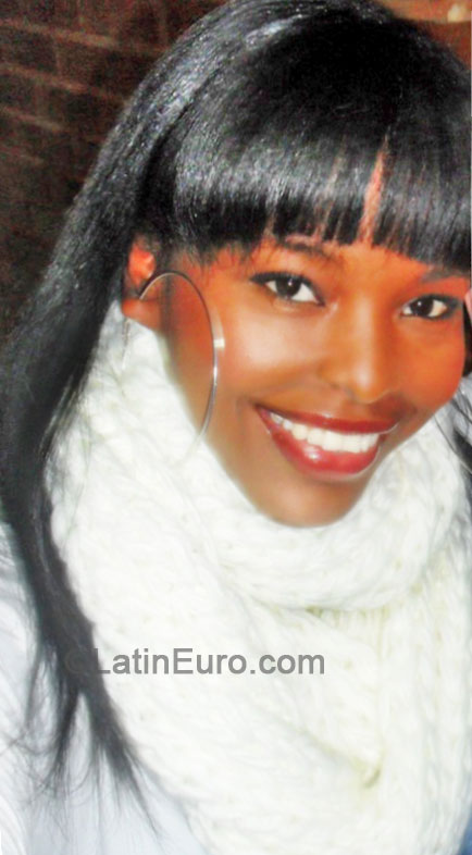 Date this hard body Colombia girl Liliana from Medellin CO15930