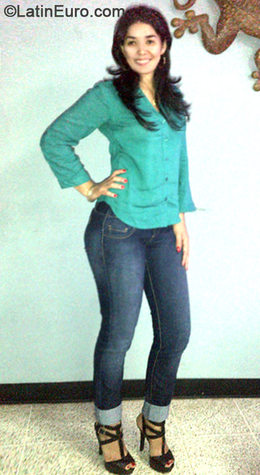 Date this young Honduras girl Yaneth from San Pedro Sula HN1188